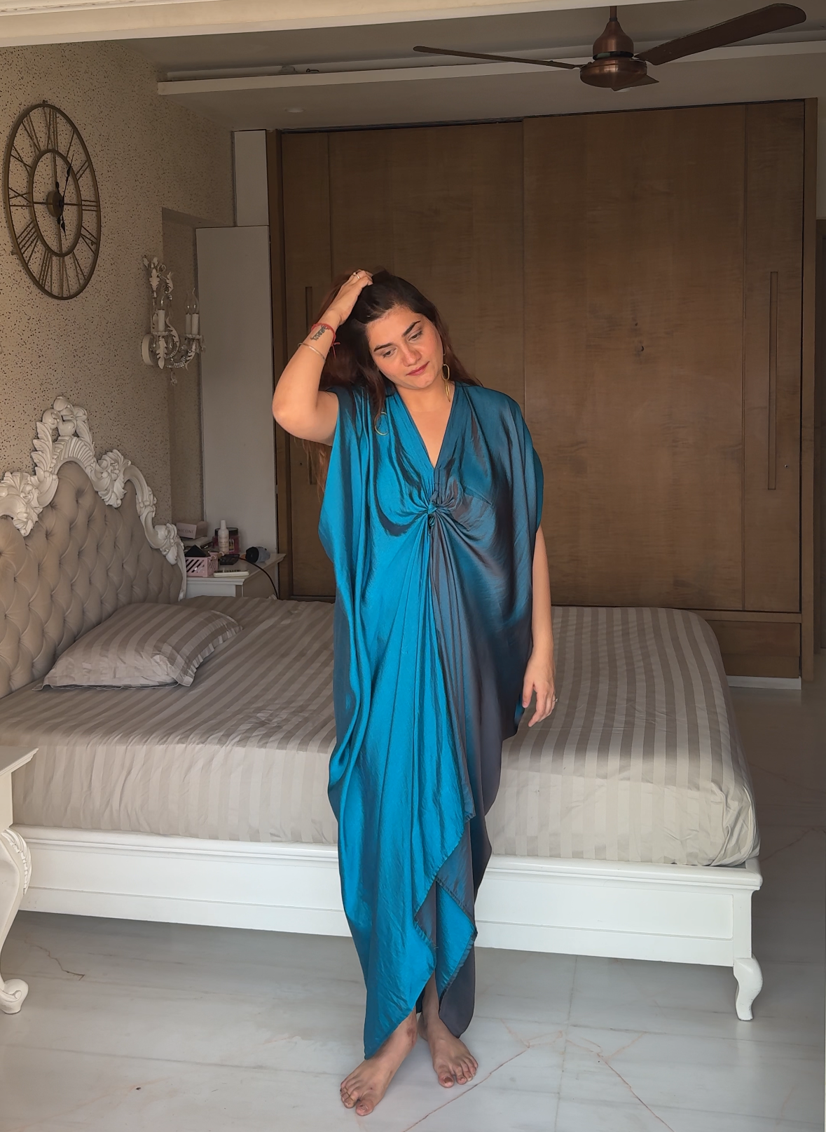 Dual tone knot kaftan